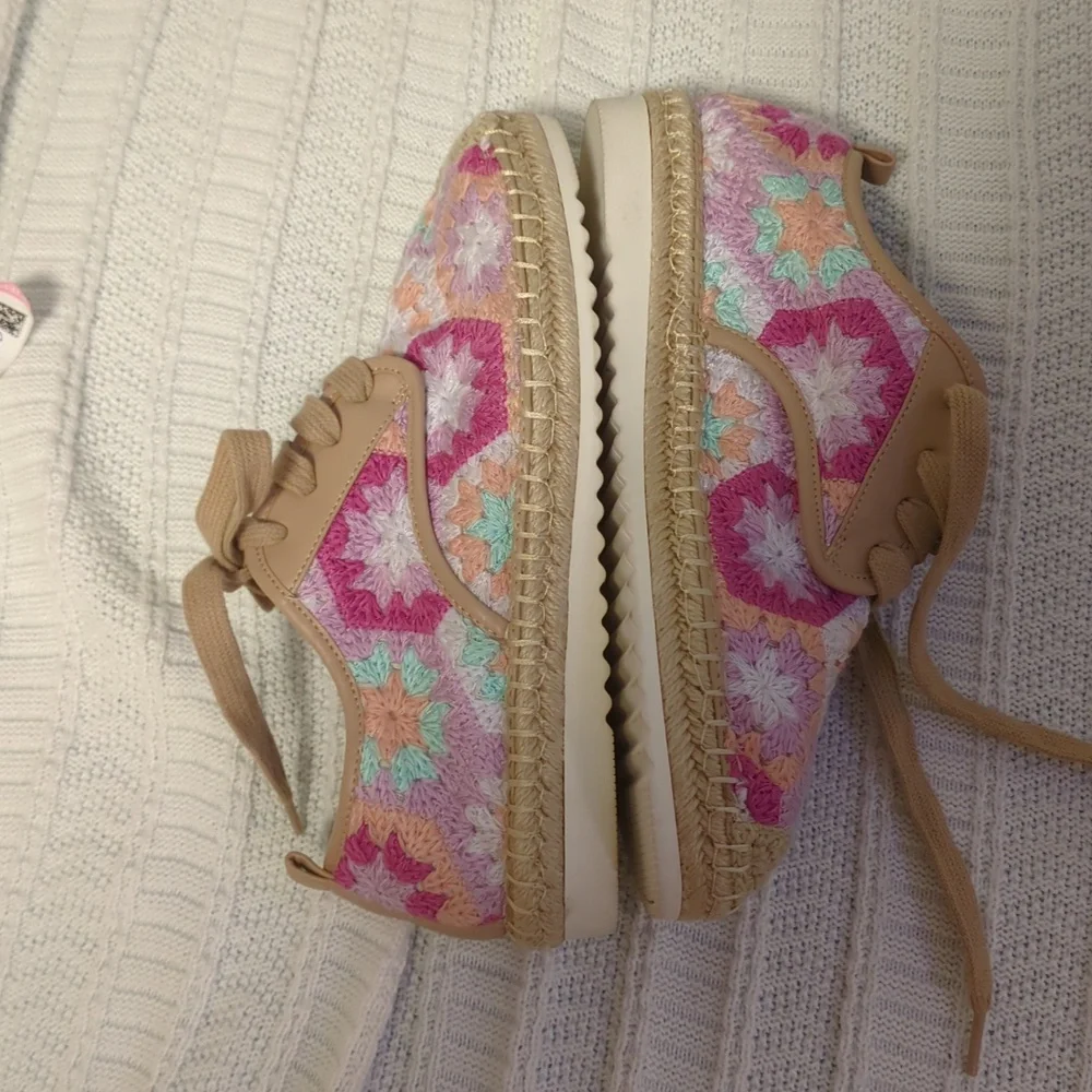 NWOT Copper Key Sandbar Crochet Espadrilles Floral Patterned Lace-Up Hippie